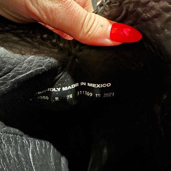 Lane Cowboy Boots - Picture 3 of 7